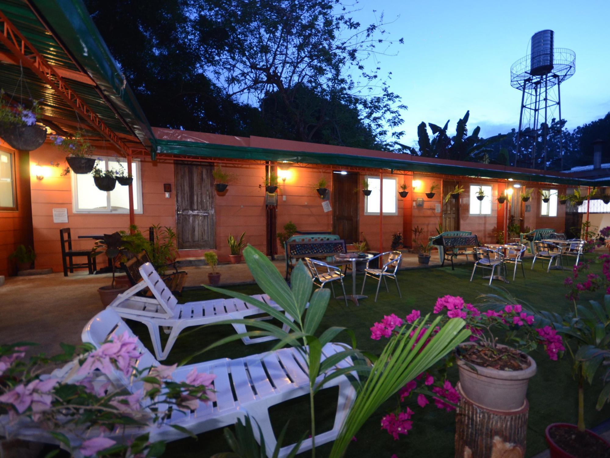 Airportside Inn Puerto Princesa Exteriör bild