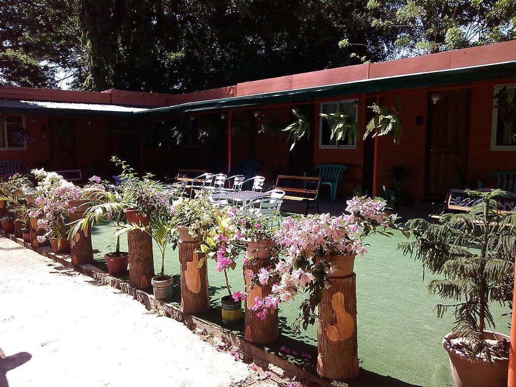 Airportside Inn Puerto Princesa Exteriör bild