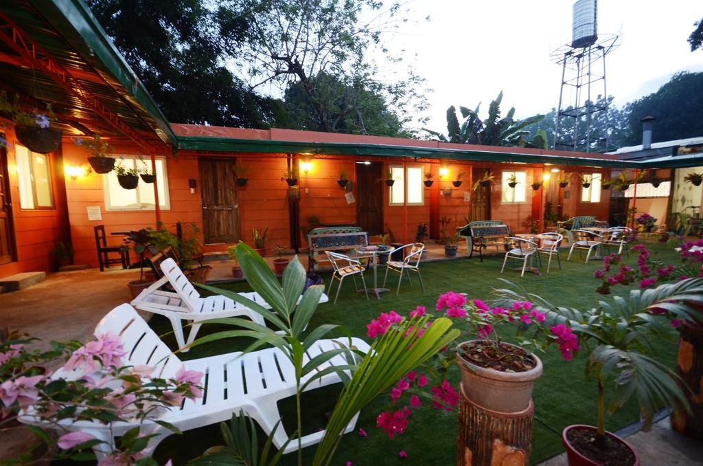 Airportside Inn Puerto Princesa Exteriör bild