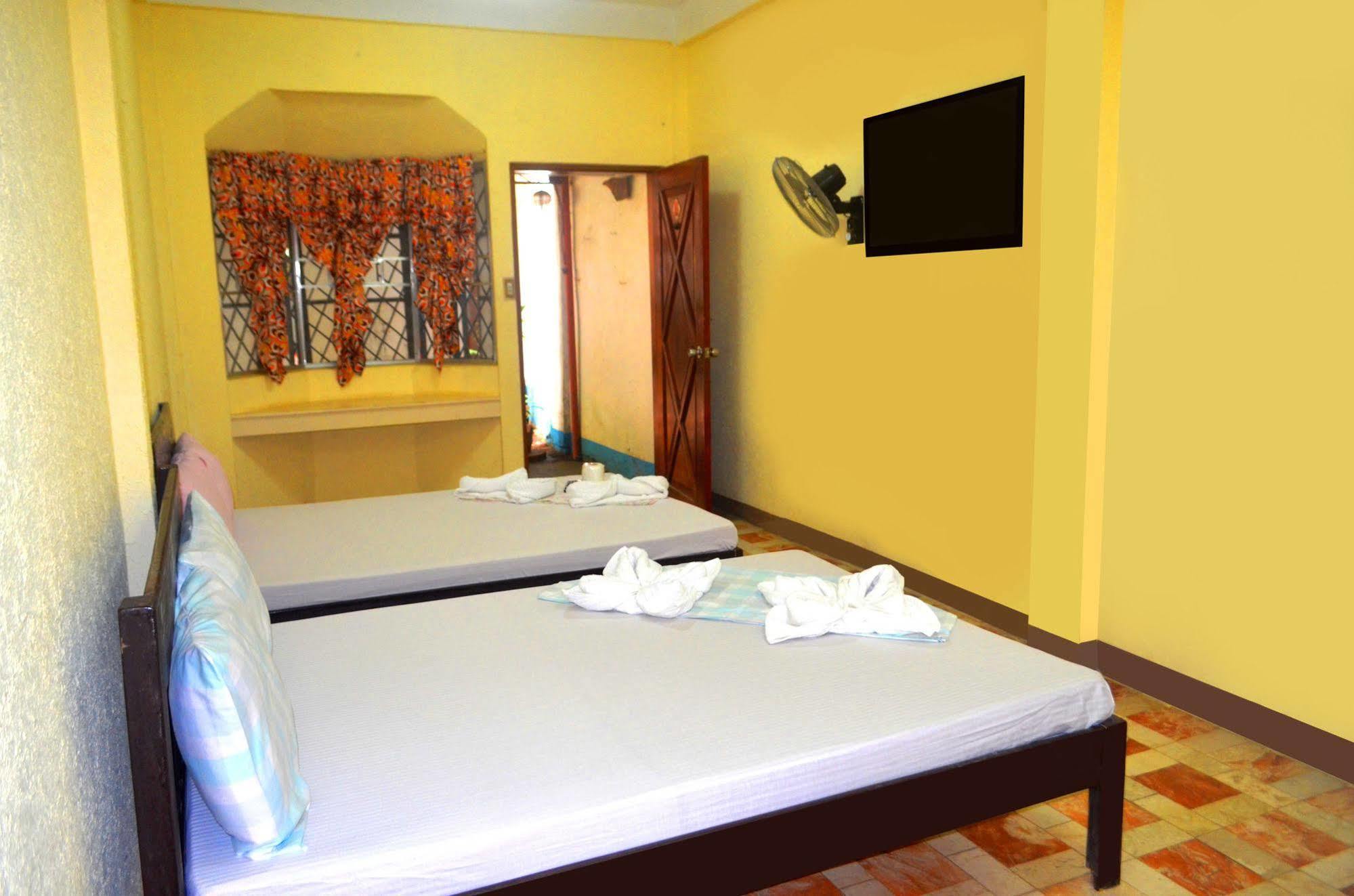 Airportside Inn Puerto Princesa Exteriör bild